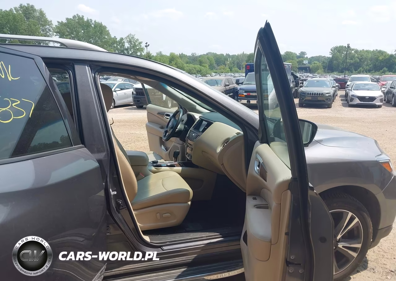 2017 Nissan Pathfinder Platinum VIN:5N1DR2MM3HC622534 - 5