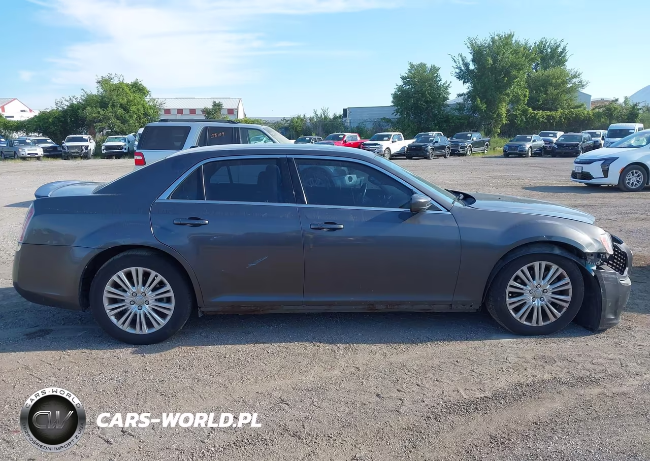 2013 Chrysler 300 Motown VIN:2C3CCARG2DH543284 - 14