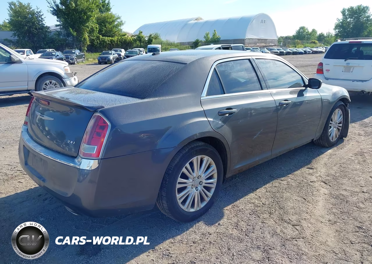 2013 Chrysler 300 Motown VIN:2C3CCARG2DH543284 - 4
