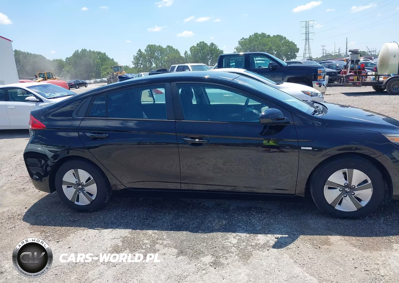 2018 Hyundai Ioniq Hybrid Blue VIN:KMHC65LC0JU075477 - 13