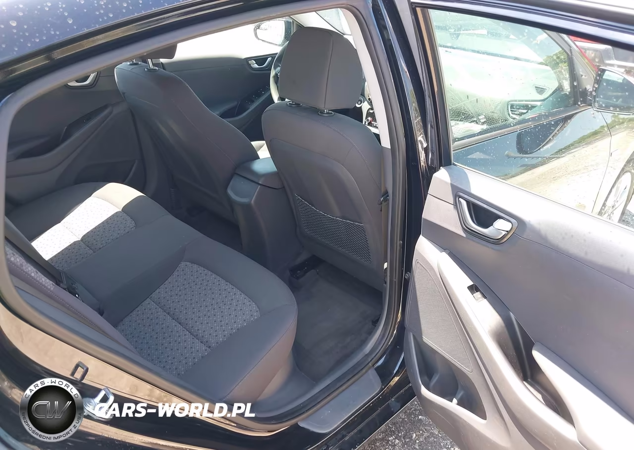 2018 Hyundai Ioniq Hybrid Blue VIN:KMHC65LC0JU075477 - 8