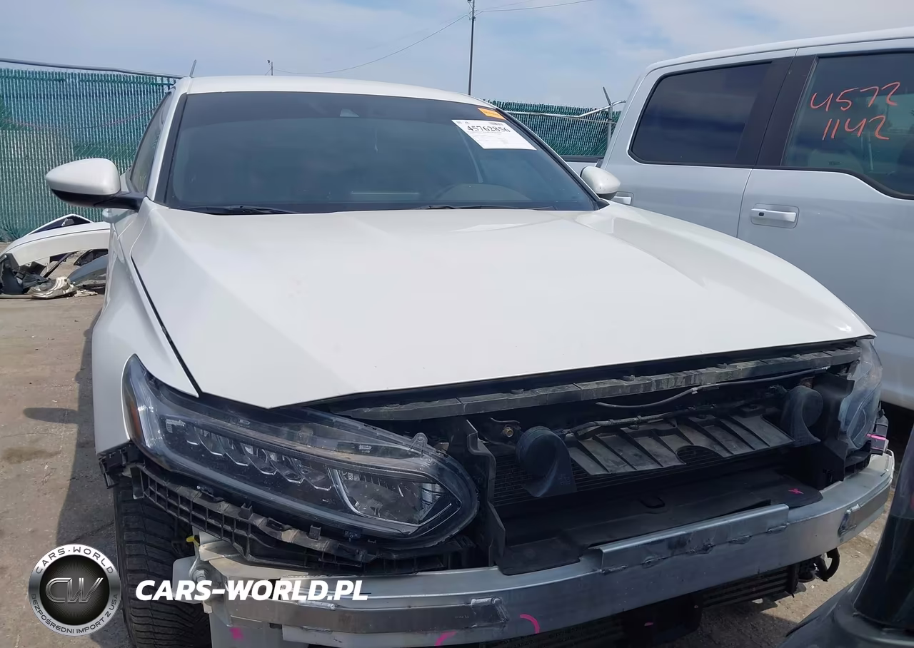 2018 Honda Accord Sport VIN:1HGCV1F31JA000219 - 13