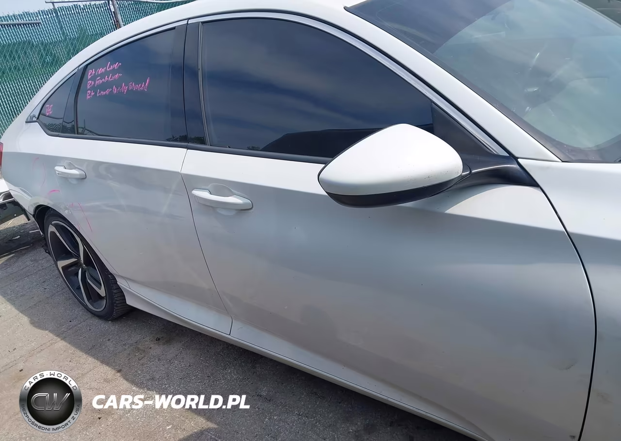2018 Honda Accord Sport VIN:1HGCV1F31JA000219 - 14