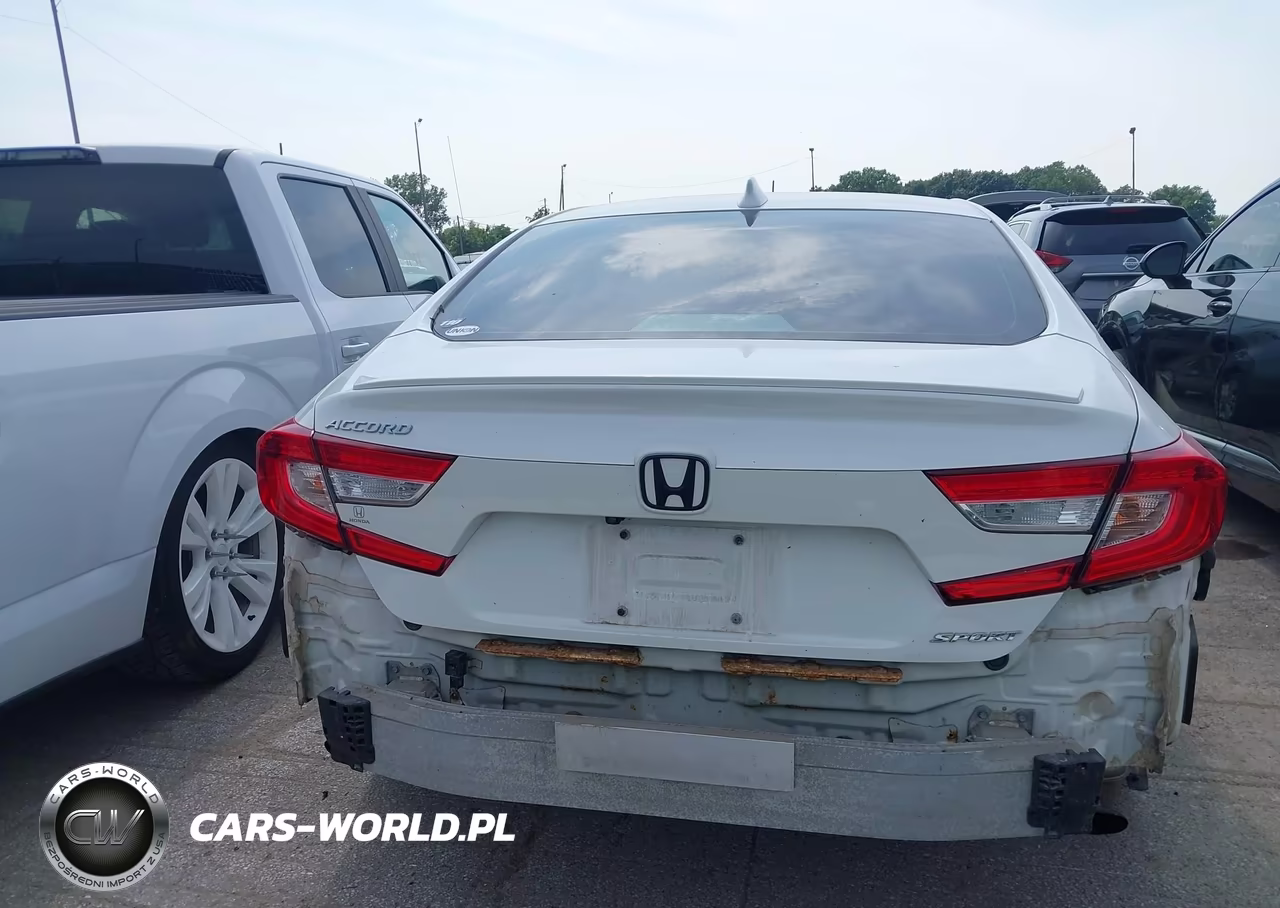 2018 Honda Accord Sport VIN:1HGCV1F31JA000219 - 17