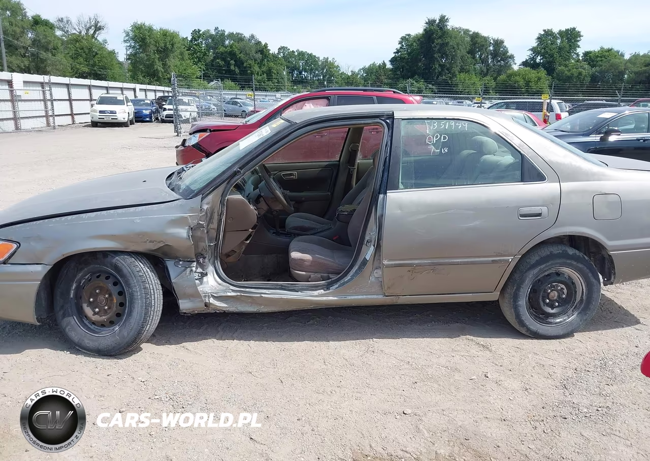 1998 Toyota Camry Le VIN:JT2BG22K8W0120211 - 14
