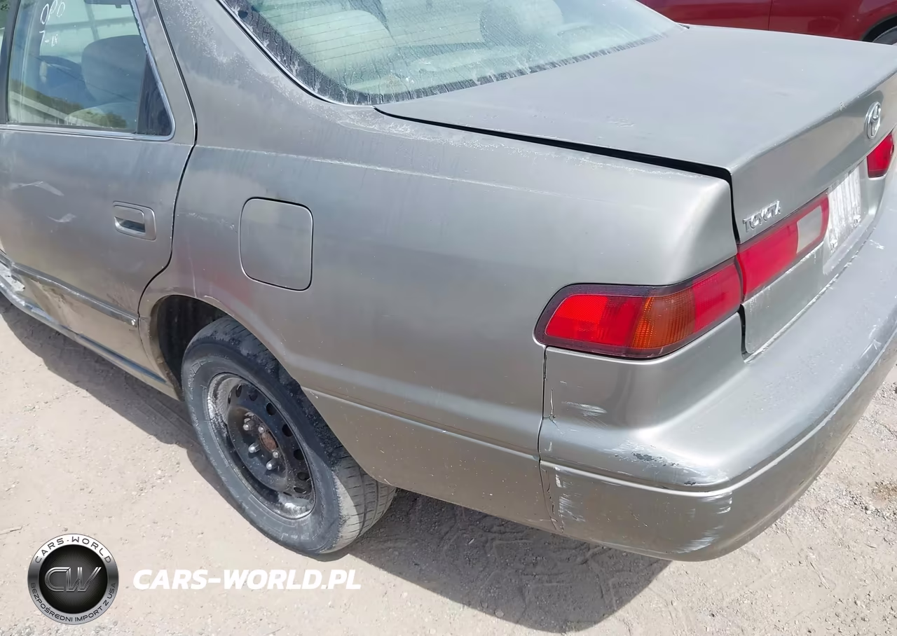 1998 Toyota Camry Le VIN:JT2BG22K8W0120211 - 3