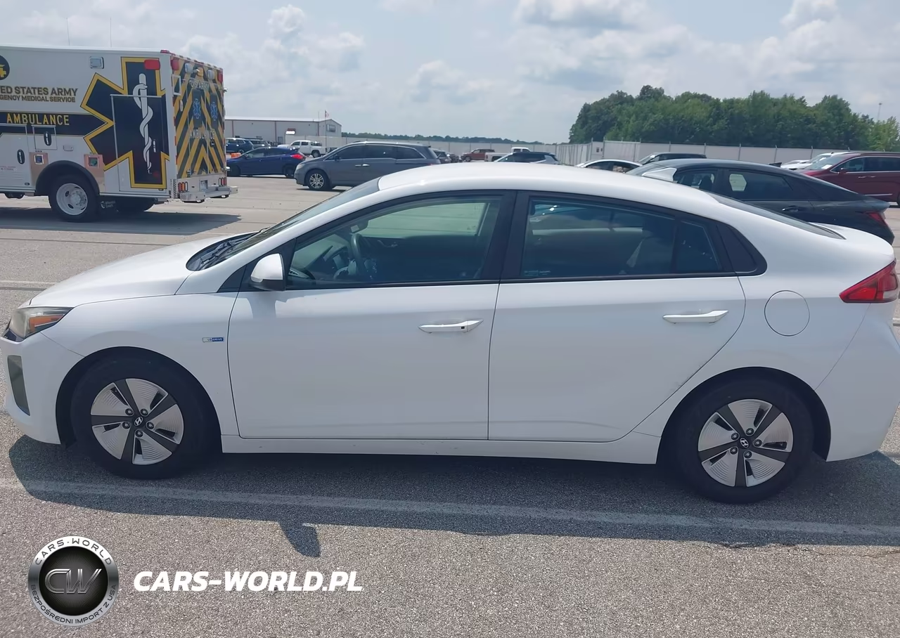 2018 Hyundai Ioniq Hybrid Blue VIN:KMHC65LC7JU076318 - 14