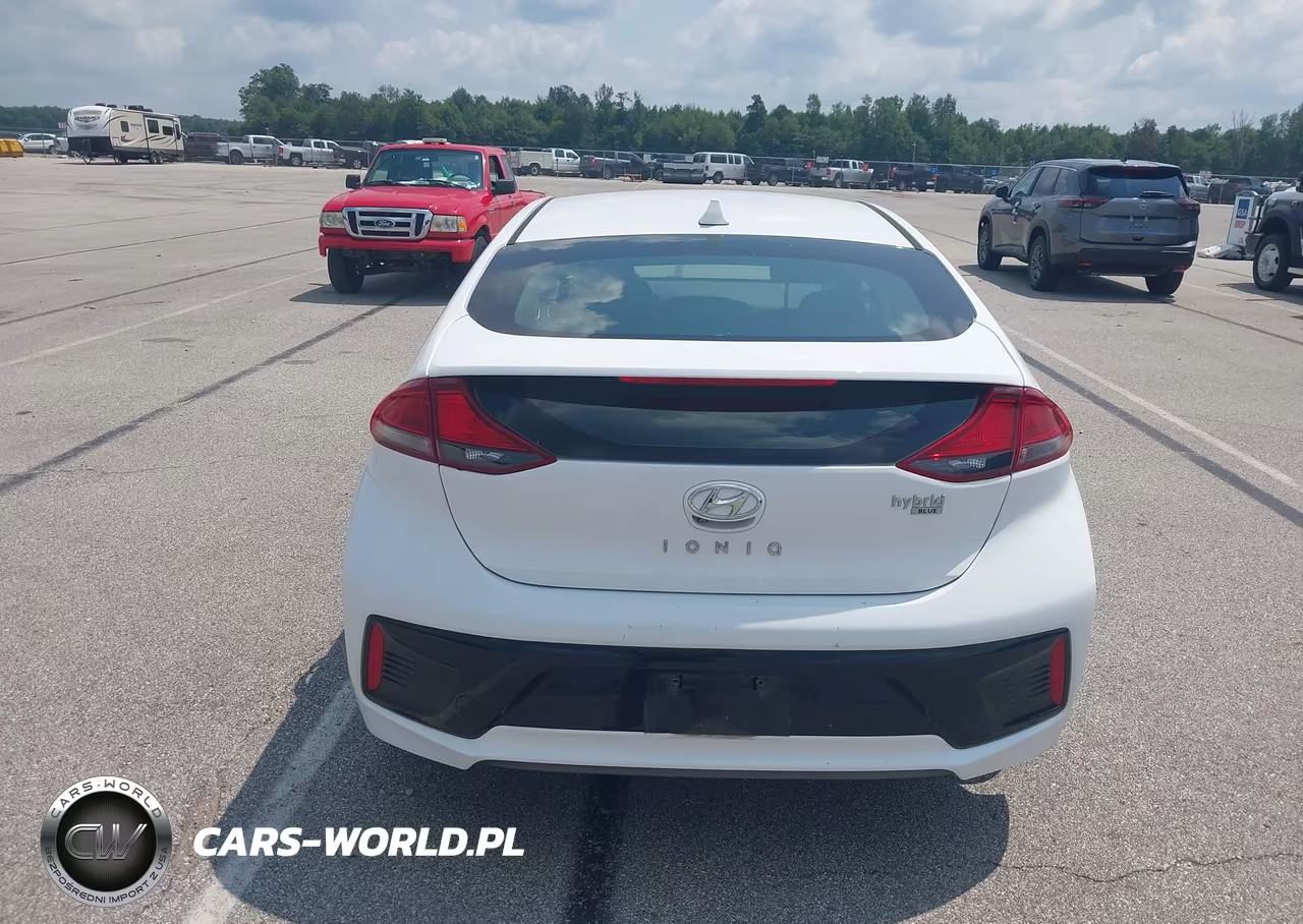 2018 Hyundai Ioniq Hybrid Blue VIN:KMHC65LC7JU076318 - 16