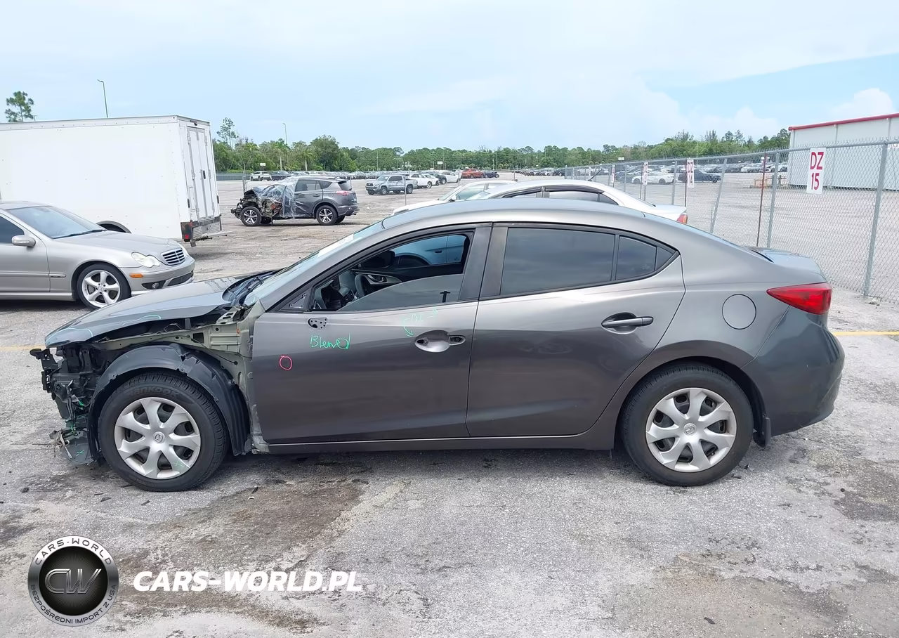 2018 Mazda Mazda3 Sport VIN:3MZBN1U7XJM161443 - 15
