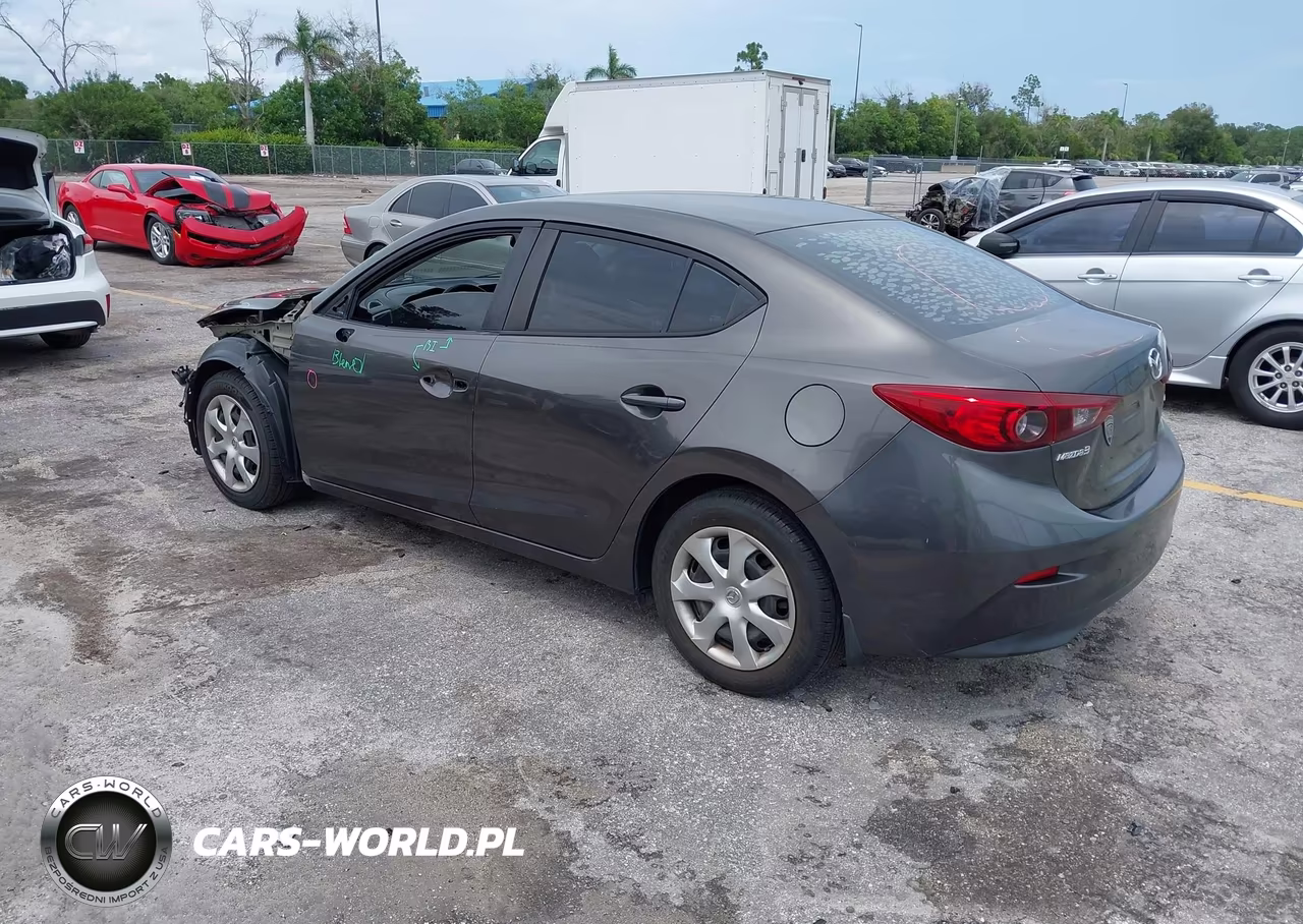 2018 Mazda Mazda3 Sport VIN:3MZBN1U7XJM161443 - 3