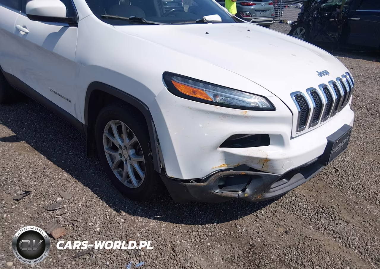 2015 Jeep Cherokee Latitude VIN:1C4PJLCB4FW628000 - 6