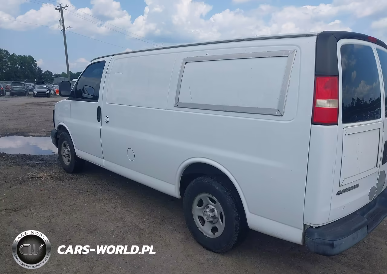 2008 Chevrolet Express Work Van VIN:1GCFG15X581220709 - 3