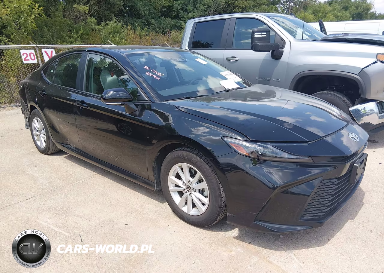 2025 Toyota Camry Le – zdjęcie 1 z 16