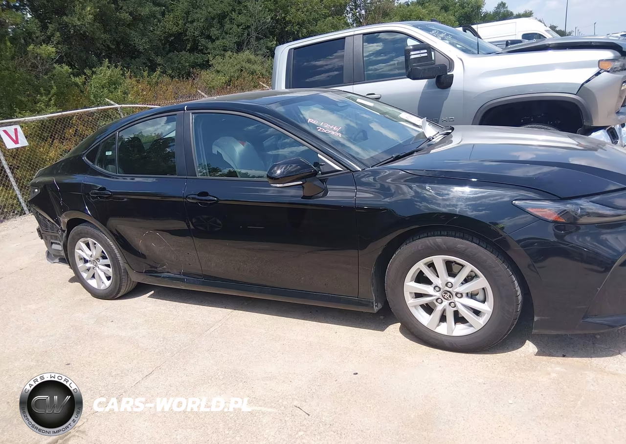 2025 Toyota Camry Le VIN:4T1DAACK4SU600366 - 13