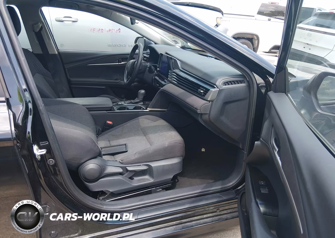 2025 Toyota Camry Le VIN:4T1DAACK4SU600366 - 5