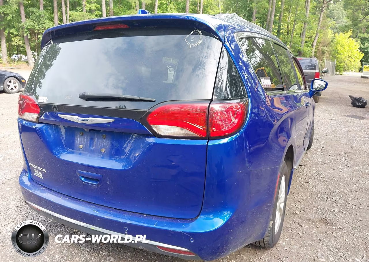 2019 Chrysler Pacifica Touring L VIN:2C4RC1BG3KR732517 - 4