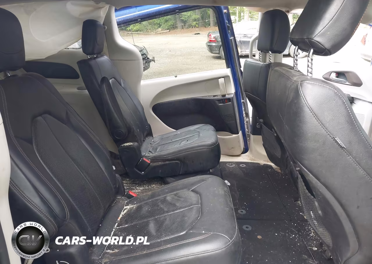 2019 Chrysler Pacifica Touring L VIN:2C4RC1BG3KR732517 - 8