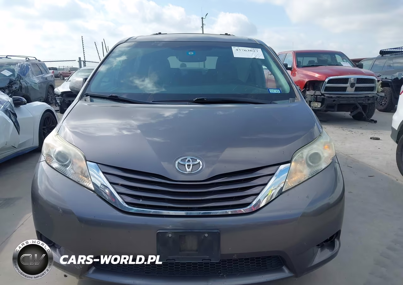 2015 Toyota Sienna Le 8 Passenger VIN:5TDKK3DC1FS528340 - 12