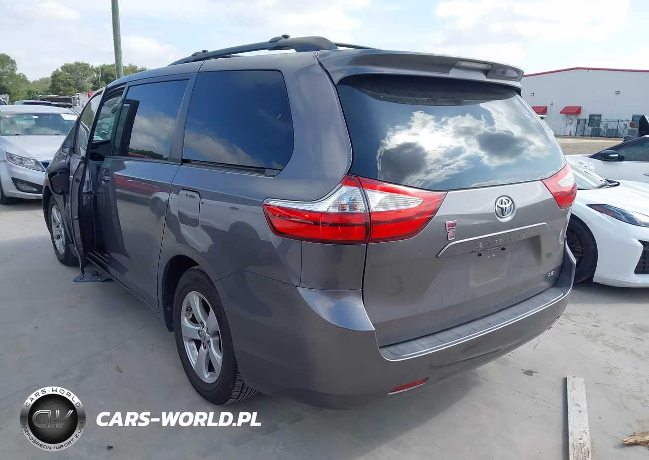 2015 Toyota Sienna Le 8 Passenger VIN:5TDKK3DC1FS528340 - 3
