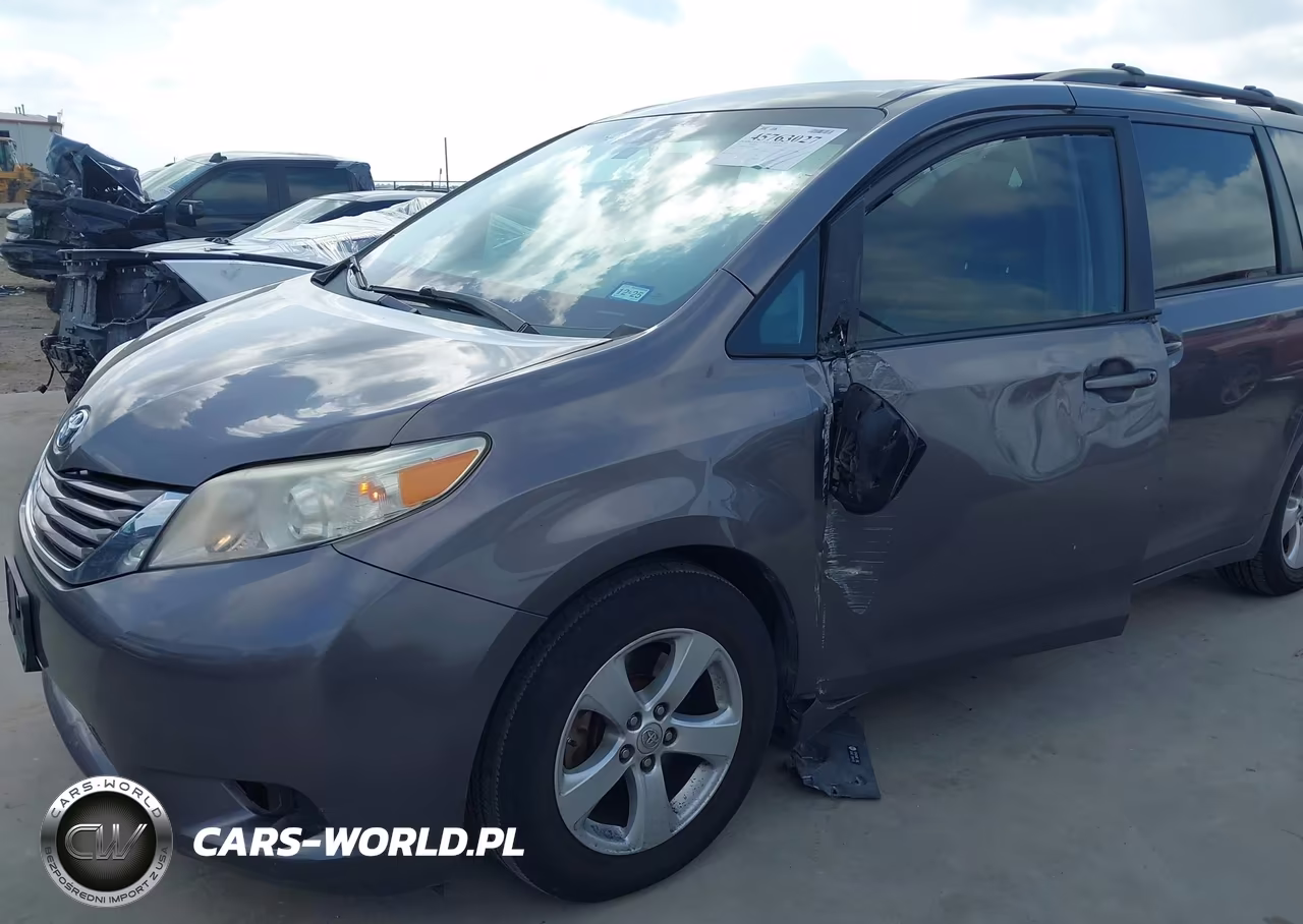 2015 Toyota Sienna Le 8 Passenger VIN:5TDKK3DC1FS528340 - 6