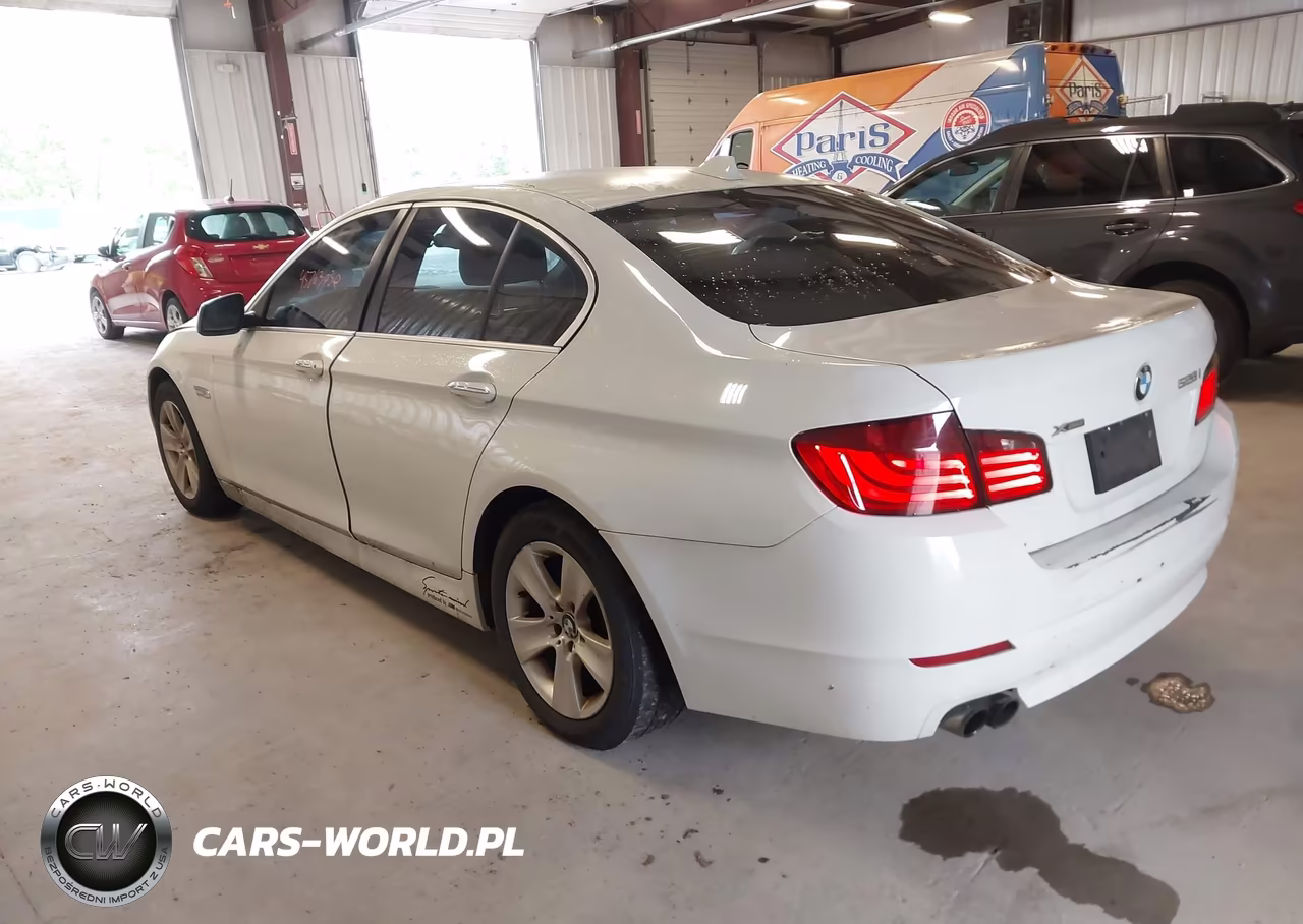 2013 BMW 528I xDrive VIN:WBAXH5C57DDW15085 - 3