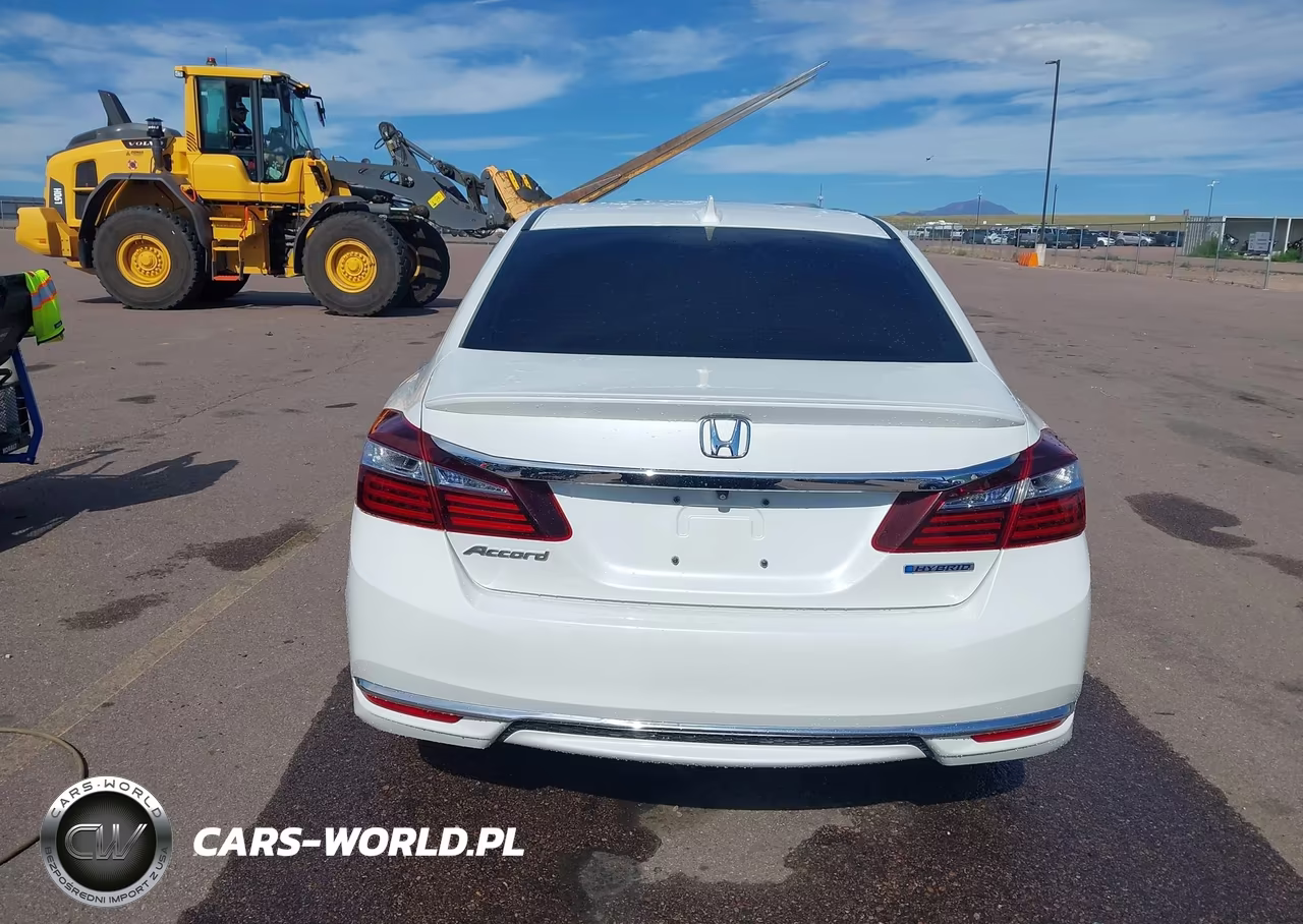 2017 Honda Accord Hybrid VIN:JHMCR6F32HC016135 - 16
