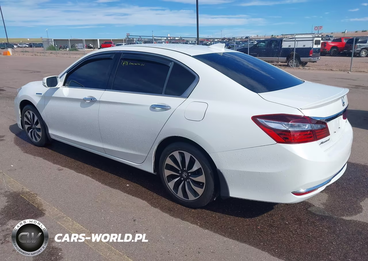 2017 Honda Accord Hybrid VIN:JHMCR6F32HC016135 - 3