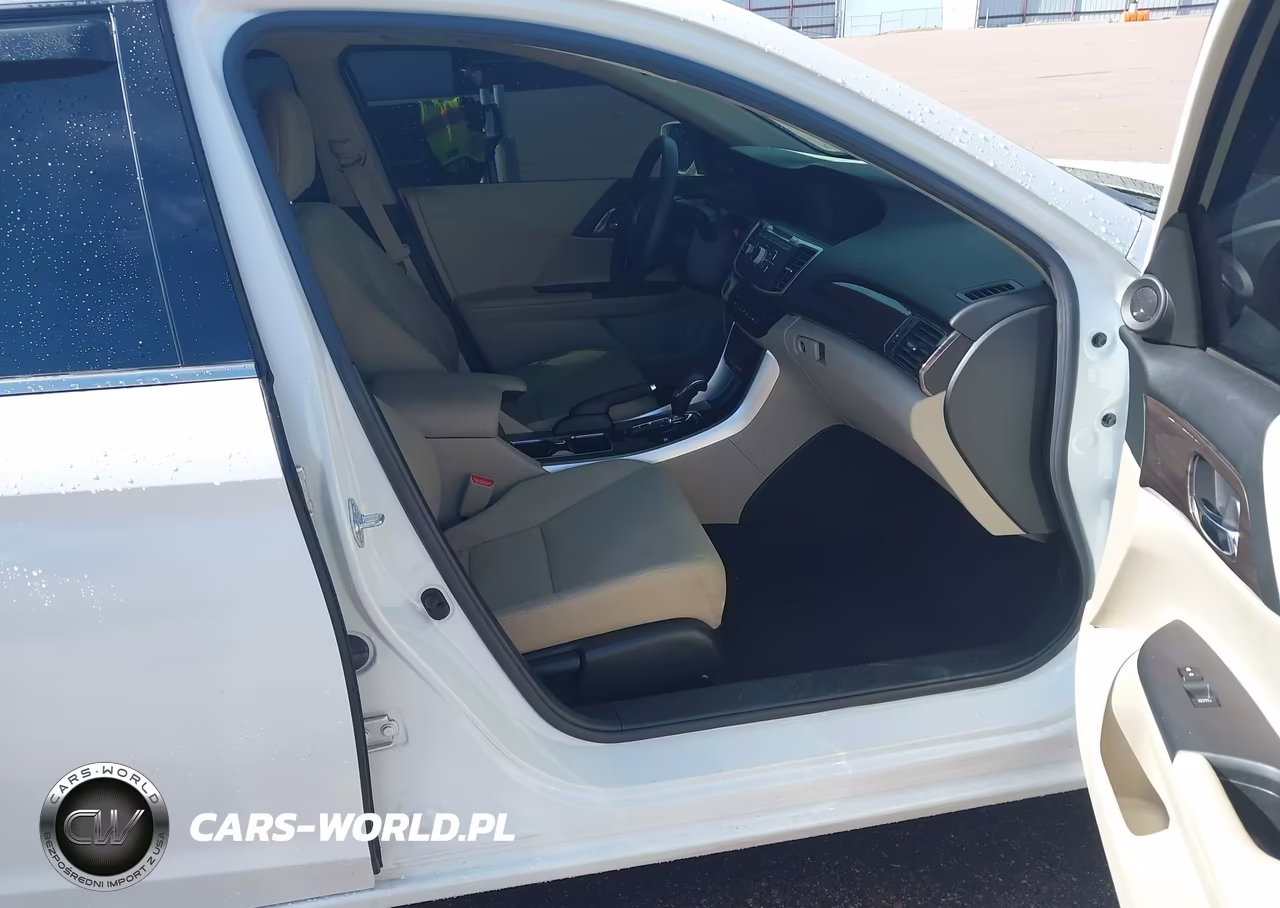 2017 Honda Accord Hybrid VIN:JHMCR6F32HC016135 - 5