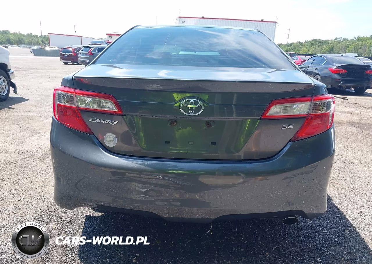 2014 Toyota Camry Se VIN:4T1BF1FK8EU345858 - 17