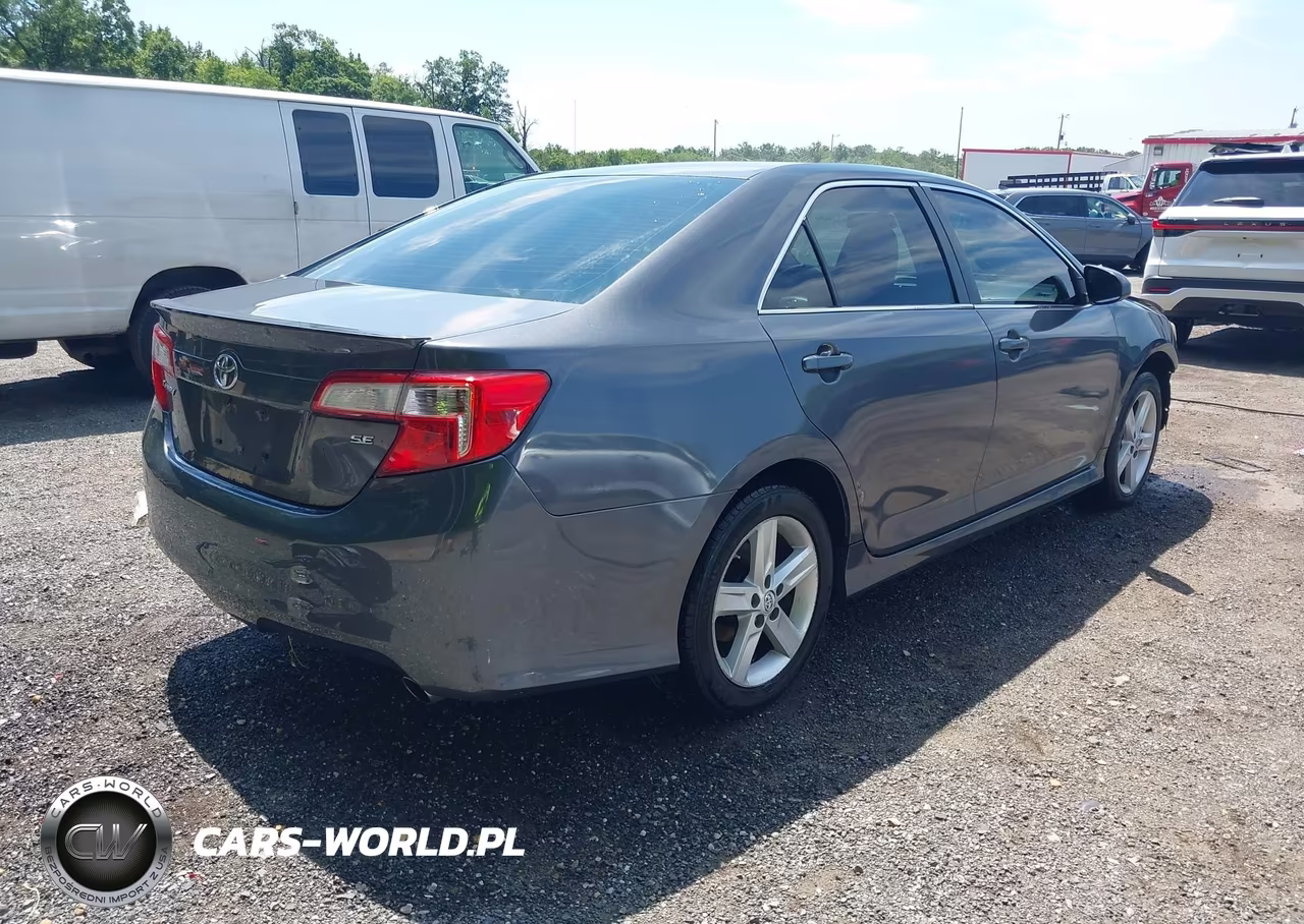 2014 Toyota Camry Se VIN:4T1BF1FK8EU345858 - 4