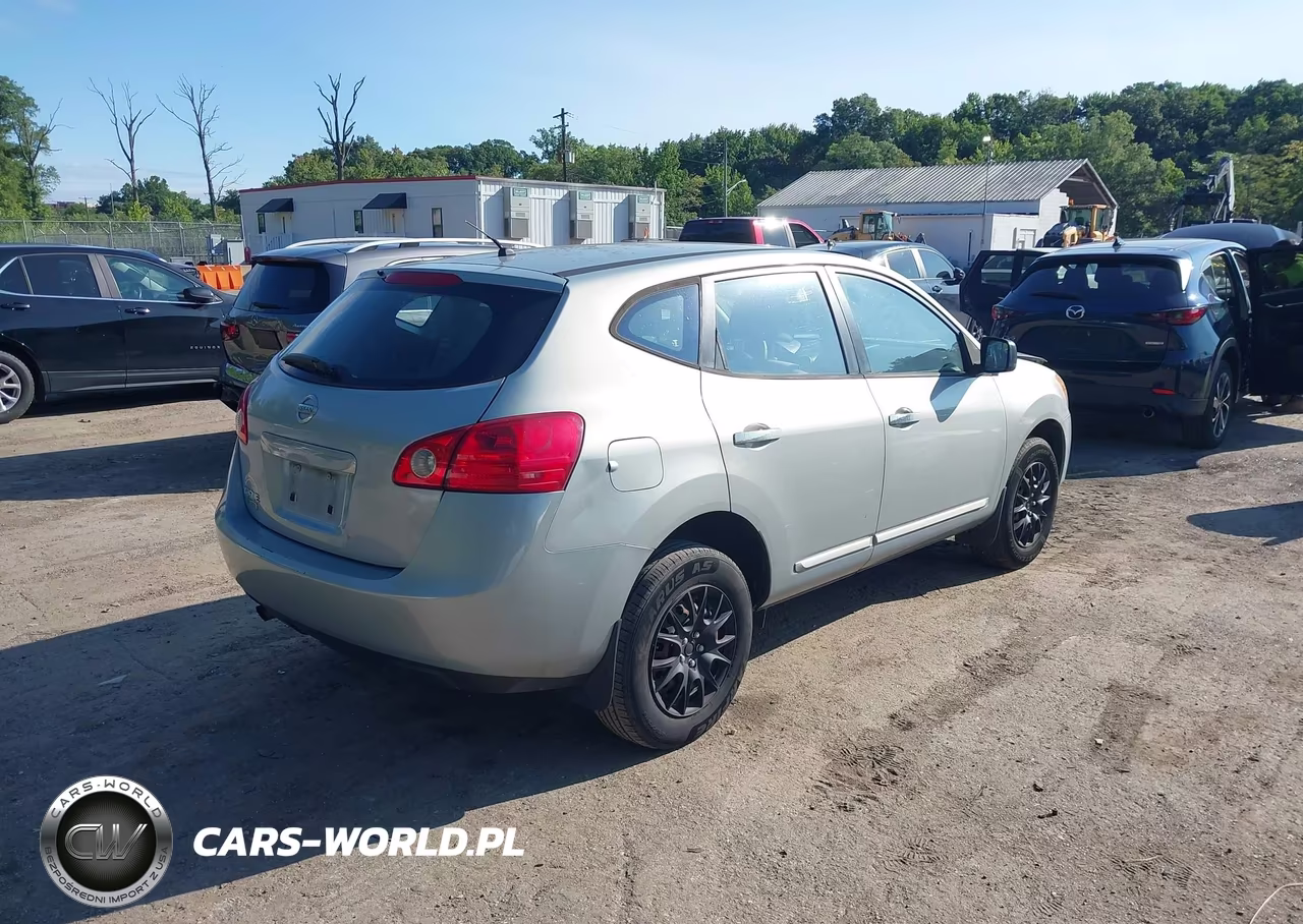 2015 Nissan Rogue Select S VIN:JN8AS5MT1FW158342 - 4