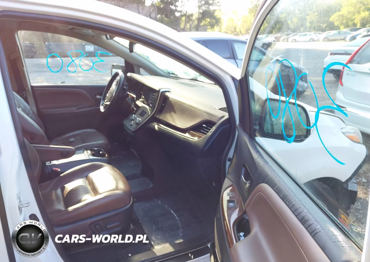 2019 Toyota Sienna Limited Premium 7 Passenger VIN:5TDDZ3DC3KS218530 - 5