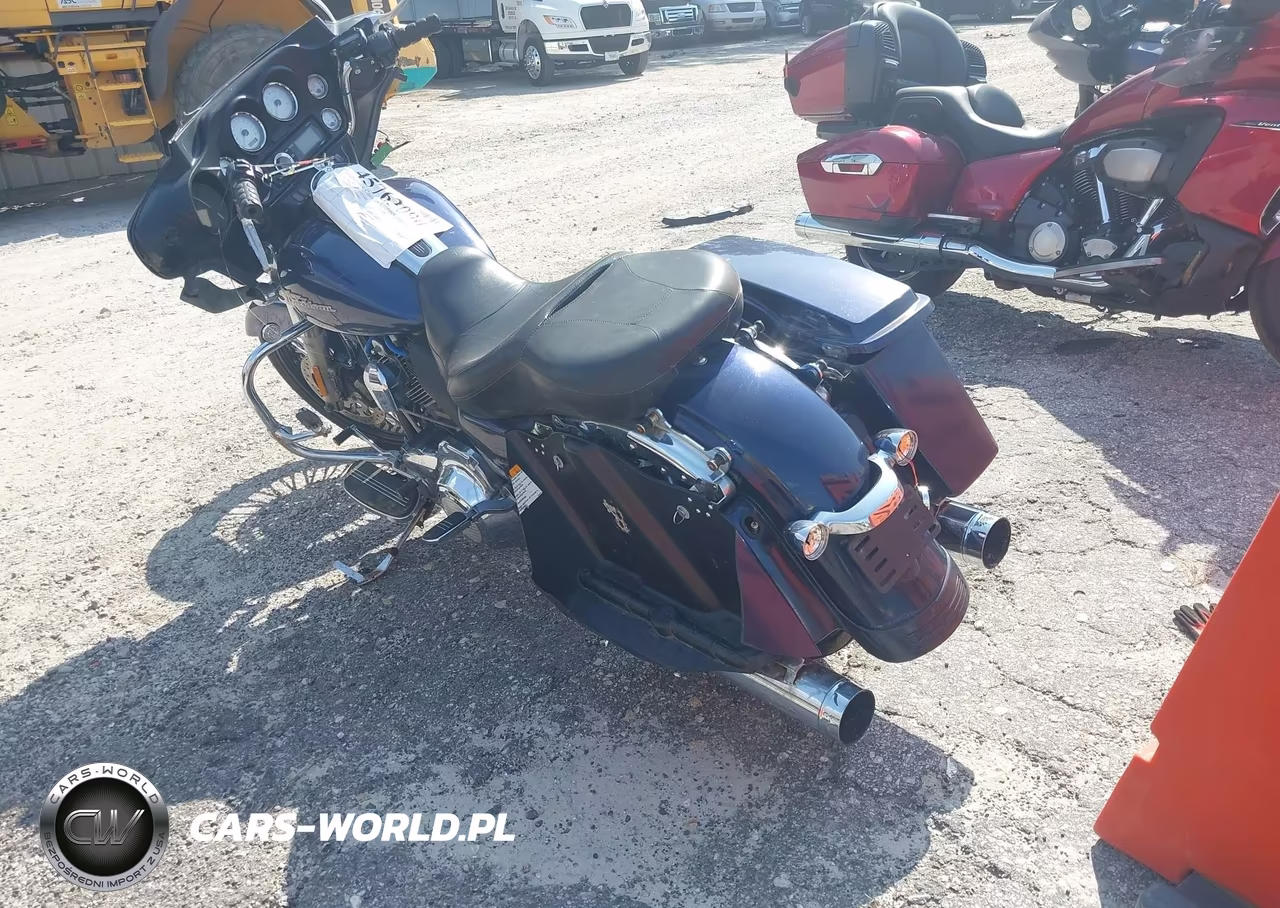 2012 Harley-Davidson Flhx Street Glide VIN:1HD1KBM15CB617057 - 3