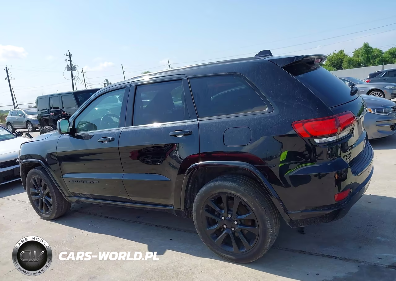 2018 Jeep Grand Cherokee Altitude 4X4 VIN:1C4RJFAG3JC181307 - 14