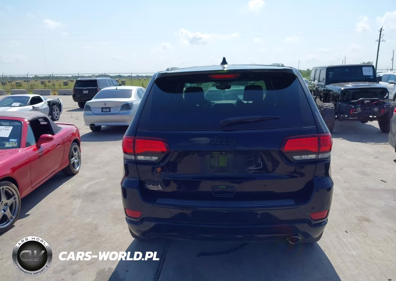2018 Jeep Grand Cherokee Altitude 4X4 VIN:1C4RJFAG3JC181307 - 16