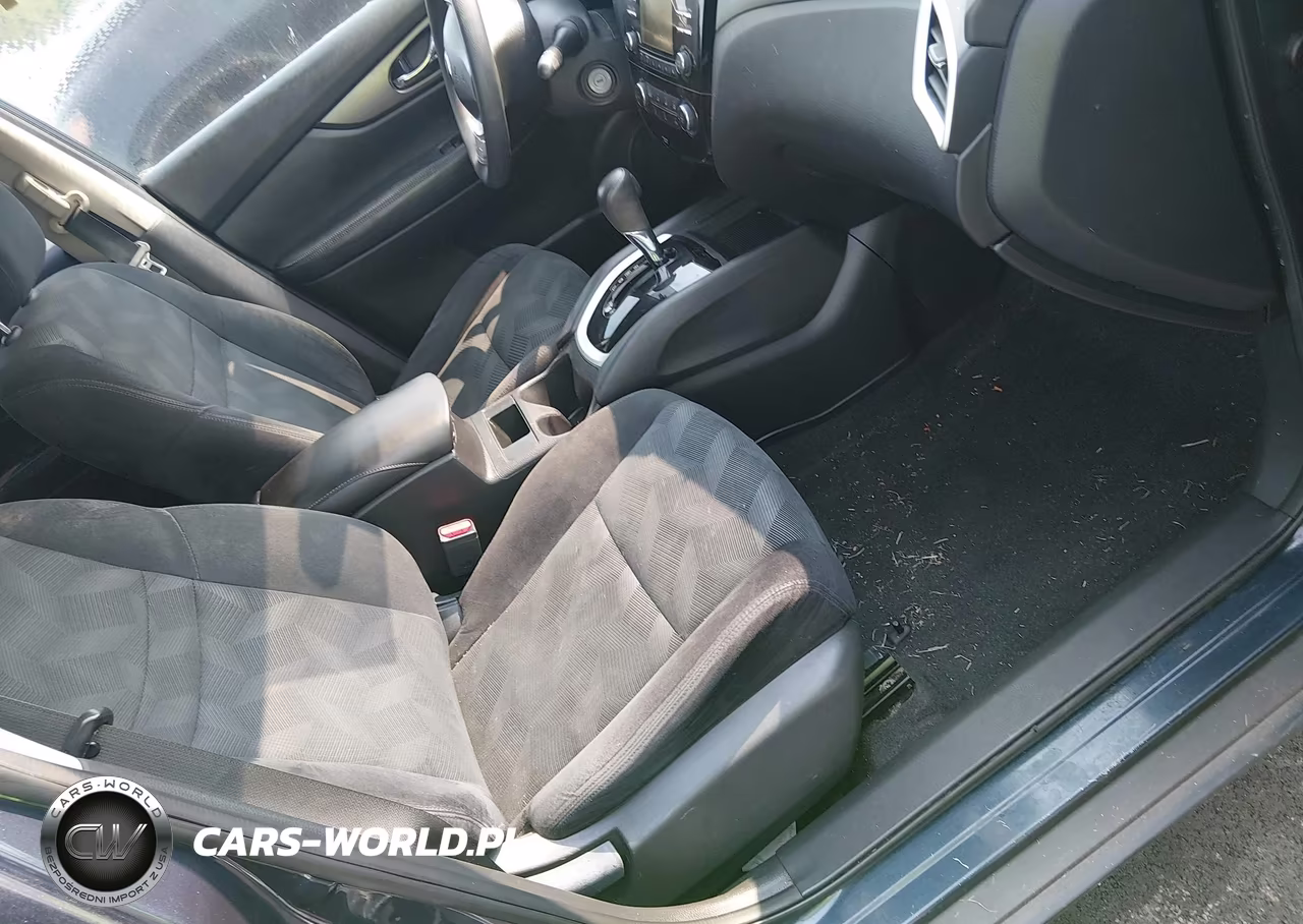 2015 Nissan Rogue S VIN:5N1AT2MLXFC810508 - 5