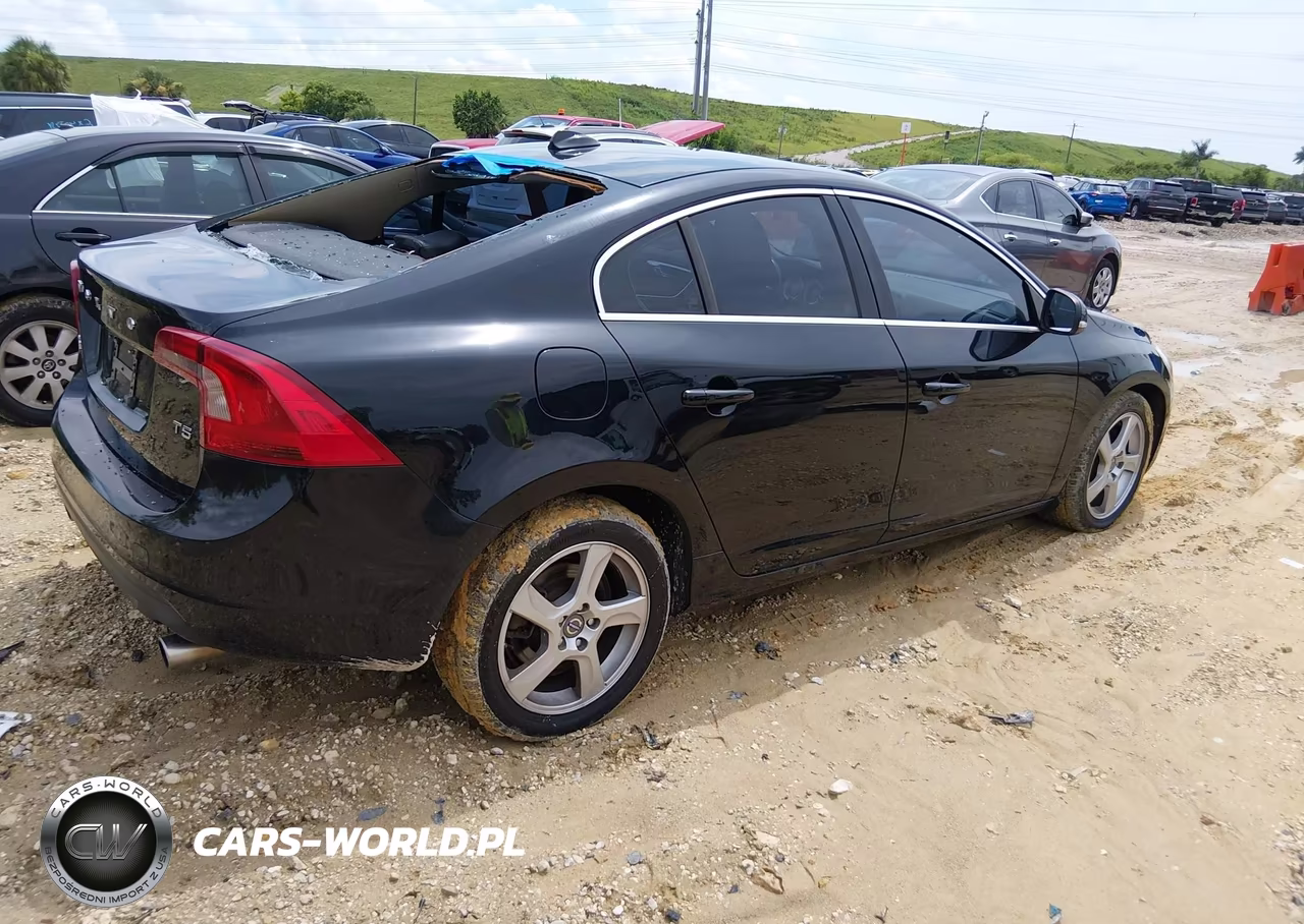 2013 Volvo S60 T5 VIN:YV1612FS2D1233738 - 4