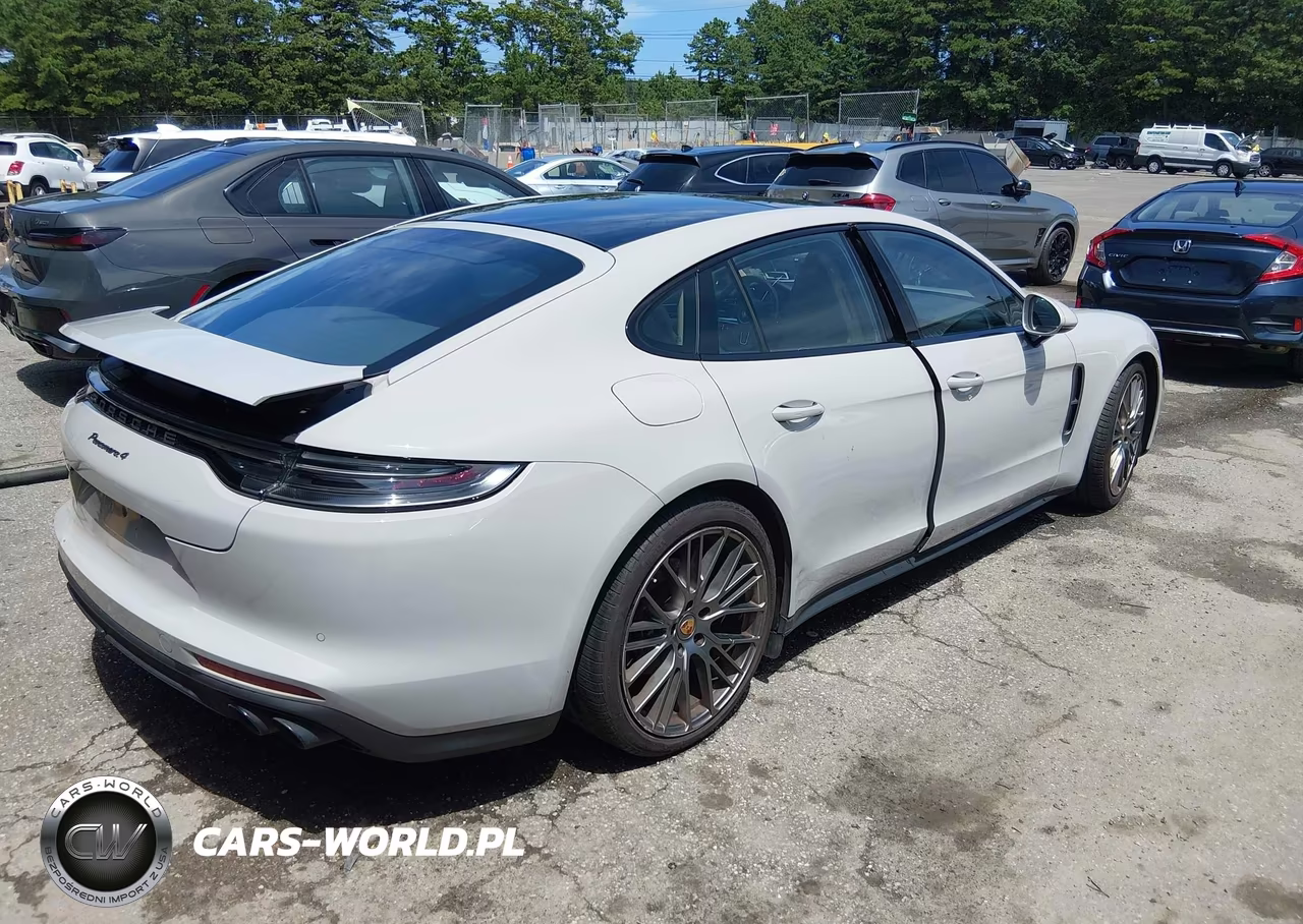 2023 Porsche Panamera 4-4 Platinum Edition-Platinum Edition VIN:WP0AJ2A7XPL102150 - 4
