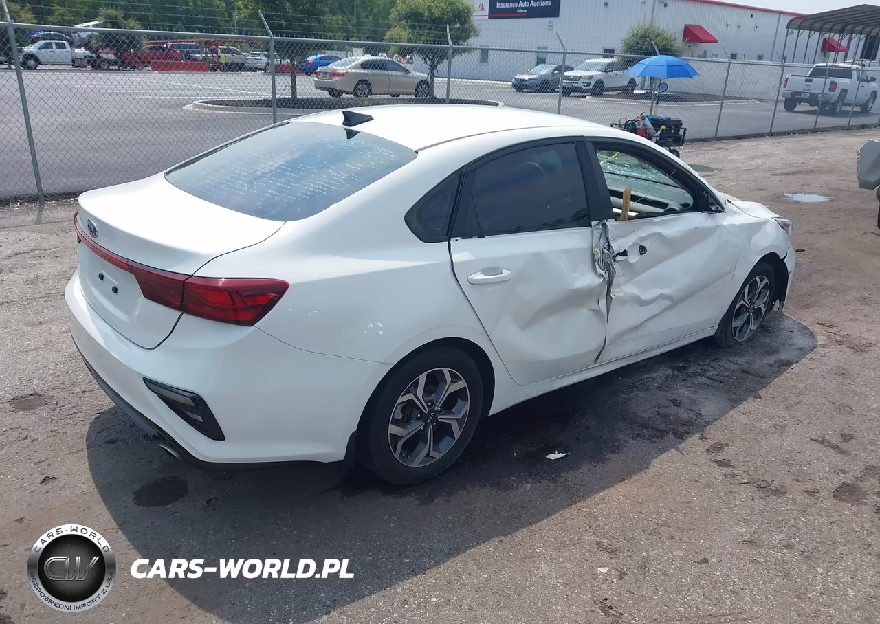 2019 Kia Forte Lxs VIN:3KPF24AD6KE104841 - 4