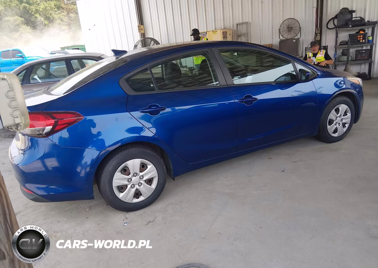 2018 Kia Forte Lx VIN:3KPFL4A70JE184966 - 4