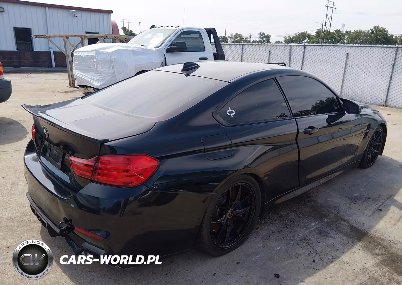 2016 BMW M4 VIN:WBS3R9C54GK338779 - 4