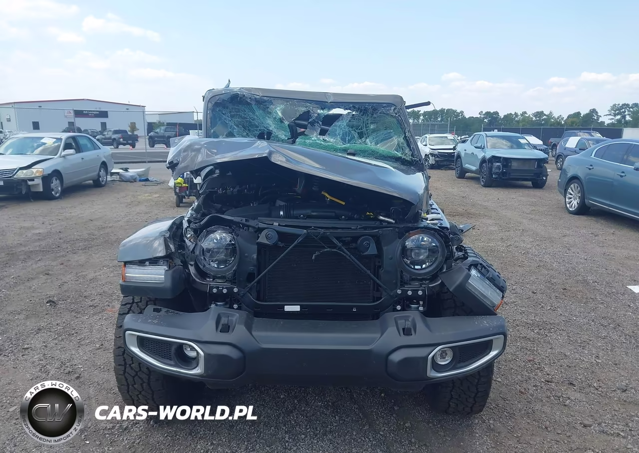 2025 Jeep Wrangler 4-Door Sahara 4X4 VIN:1C4PJXEN3SW618289 - 13