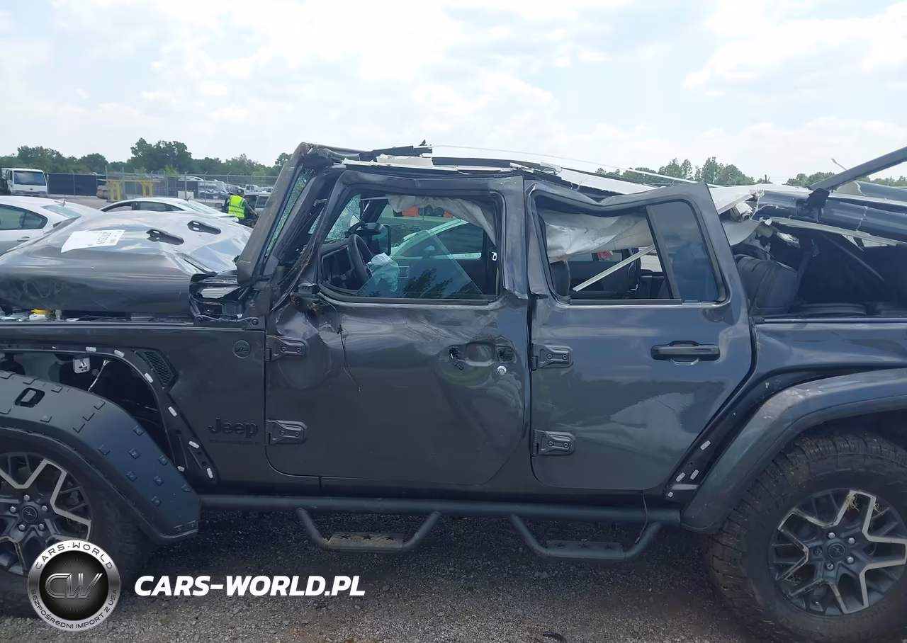 2025 Jeep Wrangler 4-Door Sahara 4X4 VIN:1C4PJXEN3SW618289 - 6