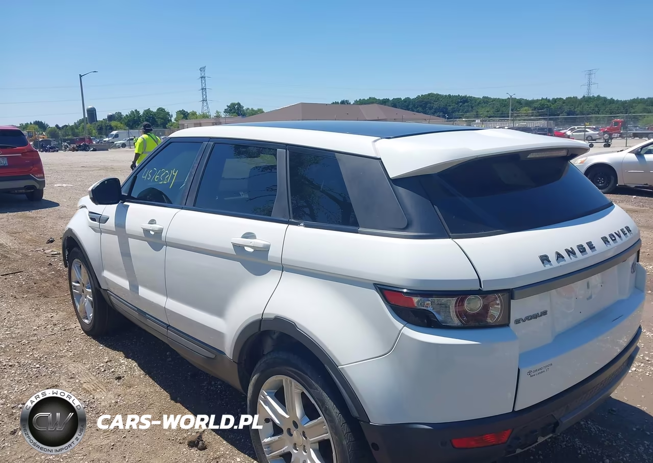 2015 Land Rover Range Rover Evoque Pure VIN:SALVP2BG9FH028003 - 3