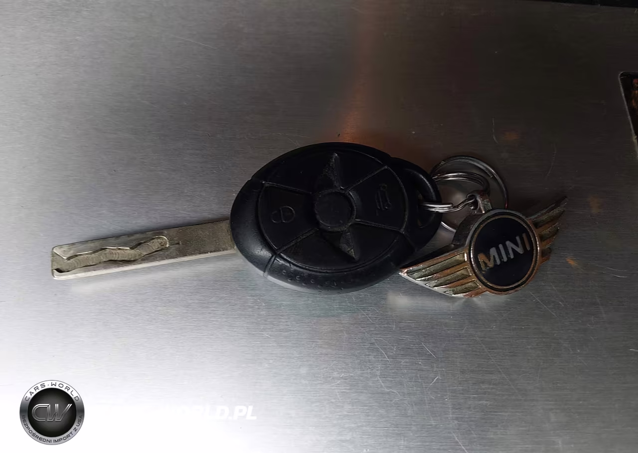 2006 Mini Cooper S VIN:WMWRE33536TL16689 - 11