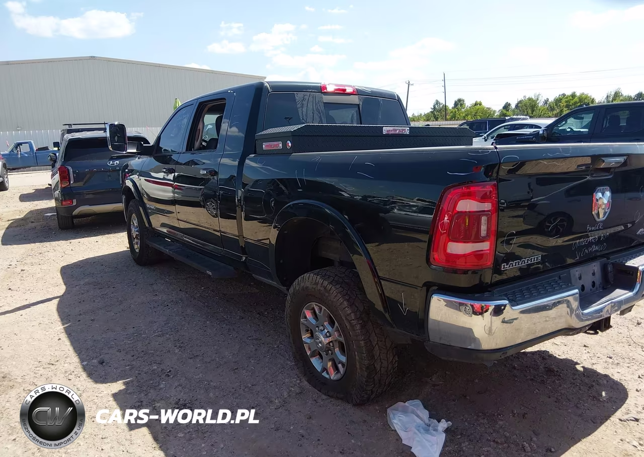 2022 Ram 2500 Laramie 4X4 6'4 Box VIN:3C6UR5NL5NG221546 - 3