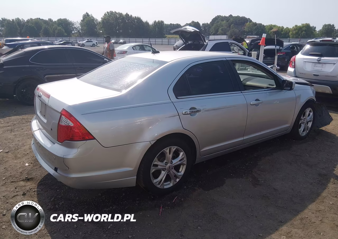 2012 Ford Fusion Se VIN:3FAHP0HA8CR251533 - 4