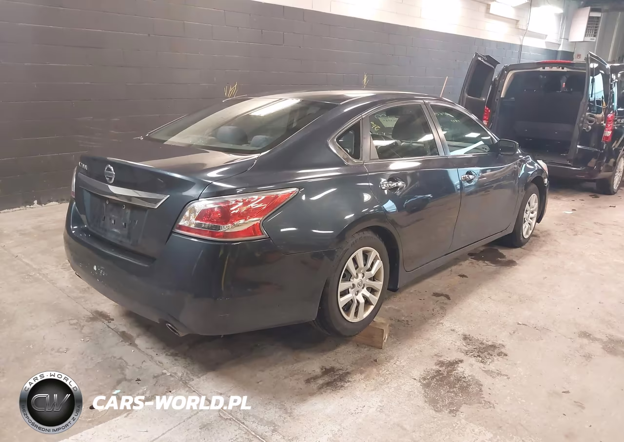 2015 Nissan Altima 2.5 VIN:1N4AL3AP0FC453881 - 4