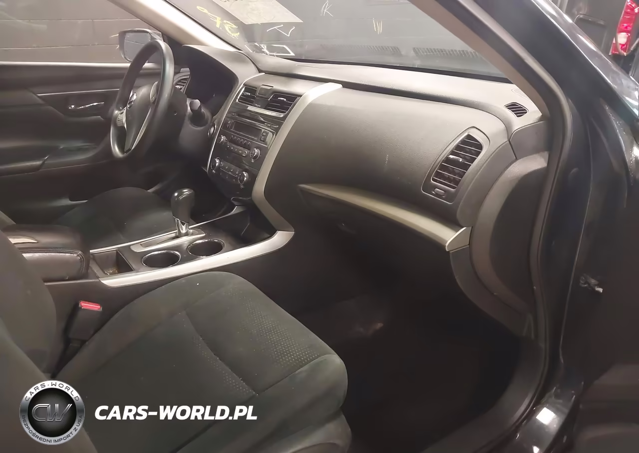 2015 Nissan Altima 2.5 VIN:1N4AL3AP0FC453881 - 5