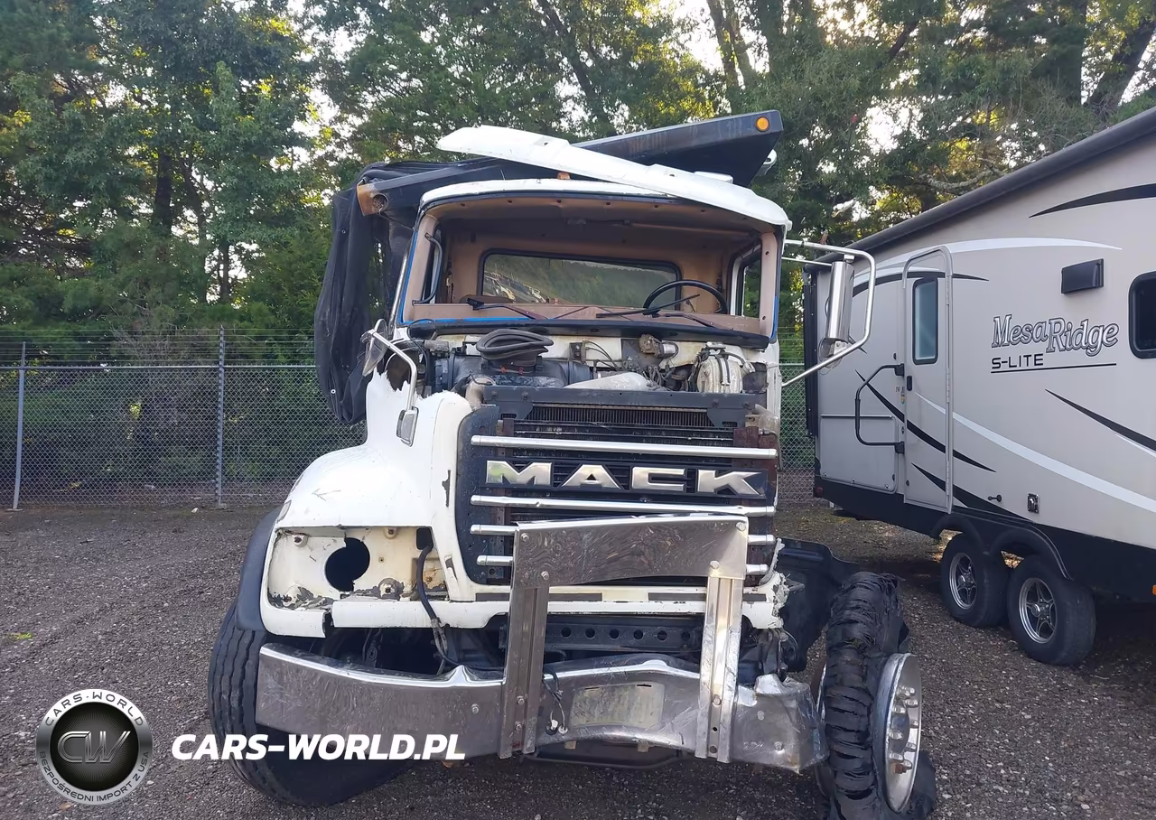 2004 Mack 700 Cv700 VIN:1M2AG11C64M013313 - 12